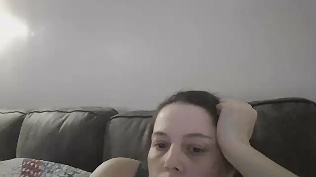 lily1982 online show from April 26, 4:32 am