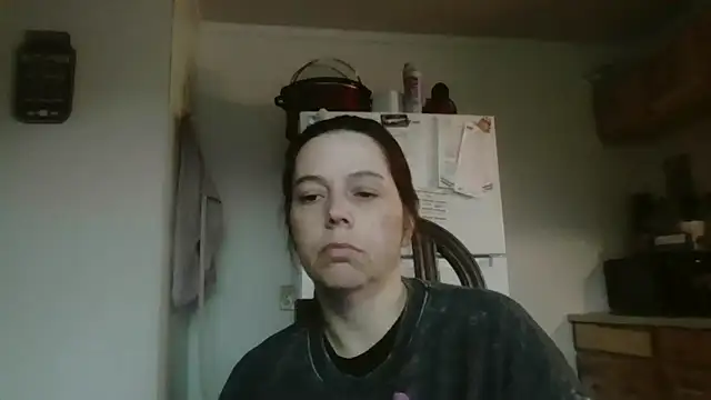 lily1982 online show from May 5, 8:06 pm
