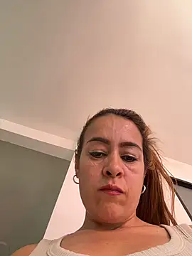 Natigoonzalez online show from May 3, 5:41 pm