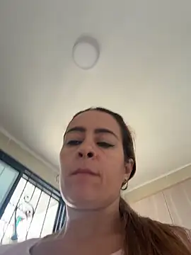 Natigoonzalez online show from May 6, 5:40 pm