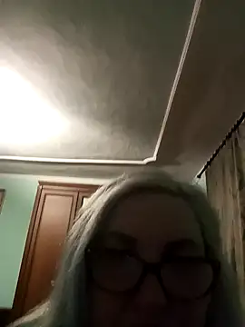 AureliaSky598 online show from April 25, 6:38 pm