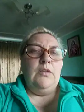 AureliaSky598 online show from May 7, 2:44 pm