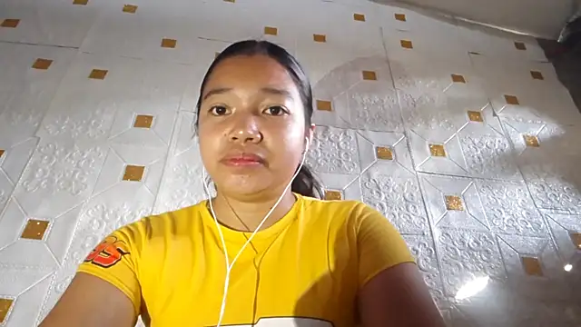 CecileLighty online show from April 11, 12:04 am