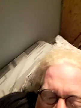 ChrisMtl83 online show from April 23, 6:25 am