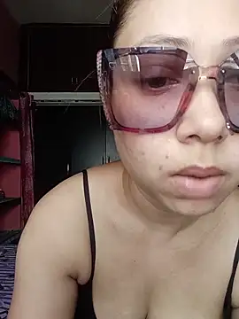 Snapshot of Hot_Soniya_08 chatting on June 17, 9:01 am Hot Soniya 08 online show from June 17, 9:01 am