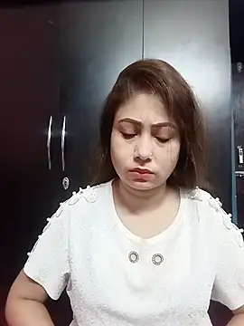 Snapshot of Hot_Soniya_08 chatting on July 9, 9:46 am Hot Soniya 08 online show from July 9, 9:46 am