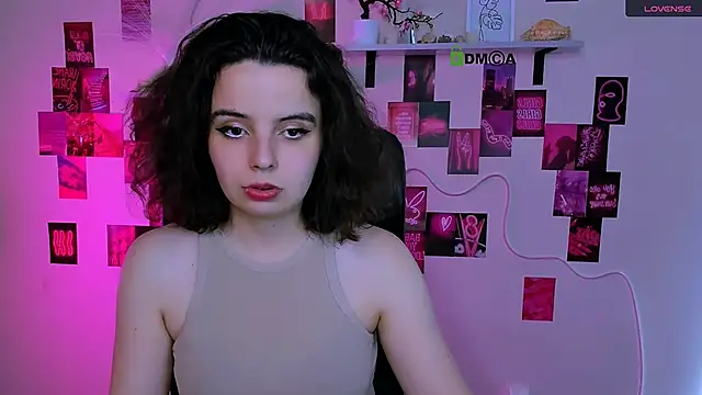 mia mooon  online show from May 17, 9:17 am