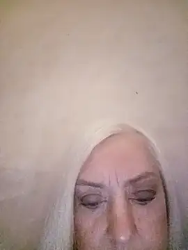 Snapshot of Julia20X chatting on April 9, 11:59 am Julia20X online show from April 9, 11:59 am