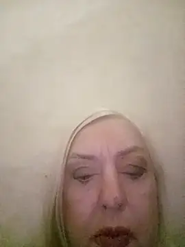 Snapshot of Julia20X chatting on April 12, 4:23 pm Julia20X online show from April 12, 4:23 pm