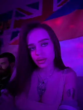 Snapshot of lisaandkokos chatting on April 8, 6:19 pm lisaandkokos online show from April 8, 6:19 pm