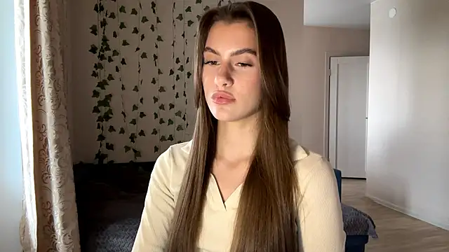 LiseVener online show from May 16, 10:36 am