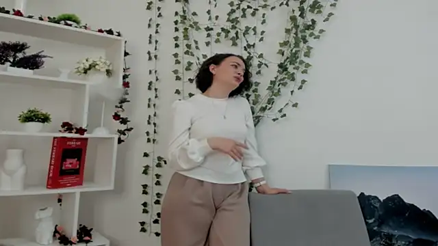 GraceFoderaro online show from April 9, 6:19 am