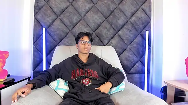 LiamKron online show from May 1, 11:37 am