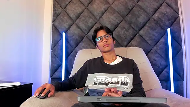 LiamKron online show from May 22, 10:54 am
