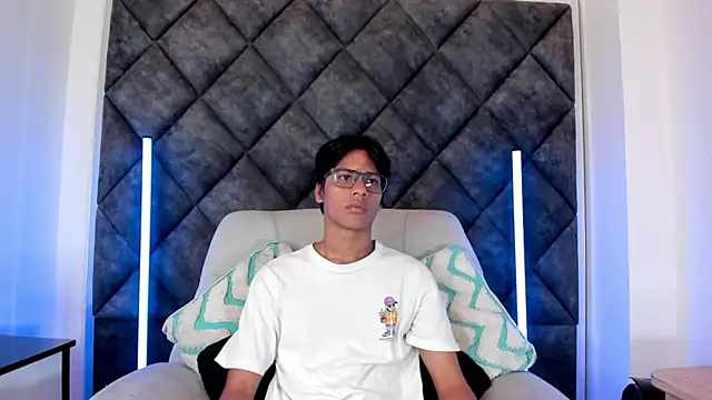 LiamKron online show from May 25, 11:16 am