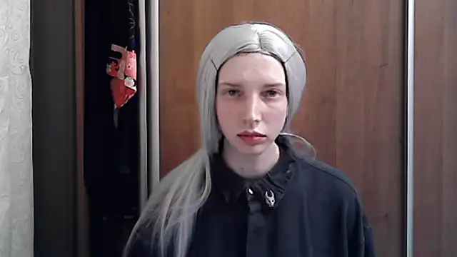 Crimson Lady online show from May 25, 6:47 pm