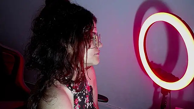 Scarlett jhonson ch online show from April 29, 5:30 pm