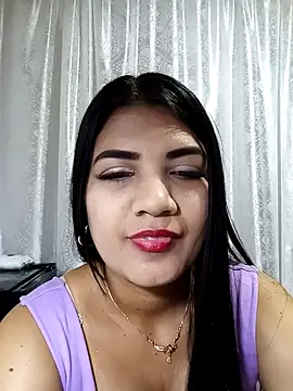 Snapshot of Emma_What chatting on April 10, 10:31 am Emma What online show from April 10, 10:31 am