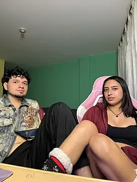 hotlatinocouple   online show from May 15, 11:56 pm