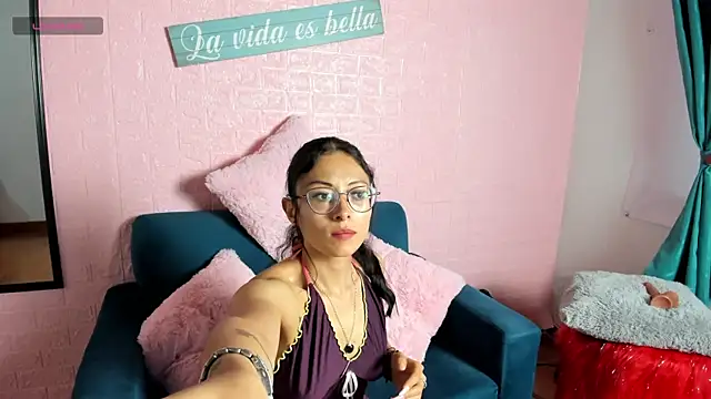 Snapshot of Kat_santana chatting on April 9, 10:48 pm Kat santana online show from April 9, 10:48 pm