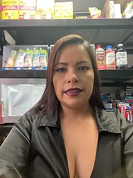 MIA ROSSEEE online show from June 13, 2:04 pm