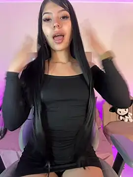 Snapshot of sweett_sophie1 chatting on June 15, 8:55 pm sweett sophie1 online show from June 15, 8:55 pm