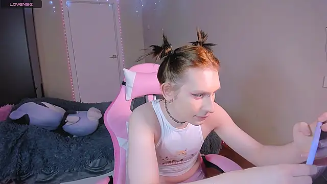 Snapshot of Mikaella_Nicole chatting on April 10, 8:24 pm Mikaella Nicole online show from April 10, 8:24 pm