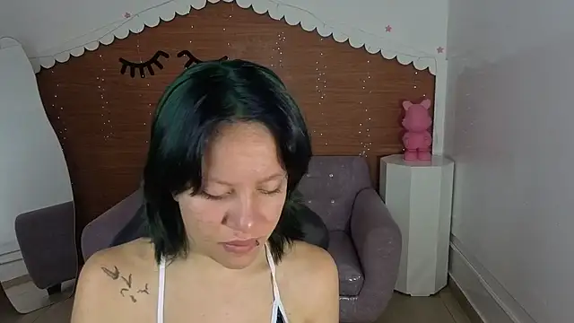 Snapshot of lewii_t chatting on April 9, 1:16 am lewii t online show from April 9, 1:16 am