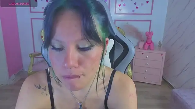 Snapshot of lewii_t chatting on April 11, 2:38 am lewii t online show from April 11, 2:38 am