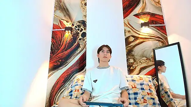 RAPHAEL NYON1 online show from May 2, 4:06 am