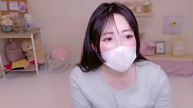 Satomi nn online show from May 18, 4:29 am
