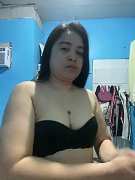 Snapshot of pinayhoney chatting on July 18, 1:59 pm pinayhoney online show from July 18, 1:59 pm