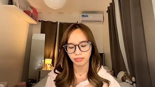 Snapshot of VondaHolmquest chatting on April 11, 12:53 pm VondaHolmquest online show from April 11, 12:53 pm