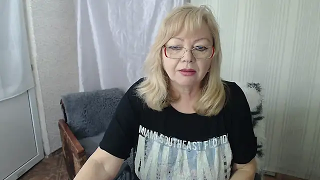 LavandaMay online show from April 20, 8:28 am