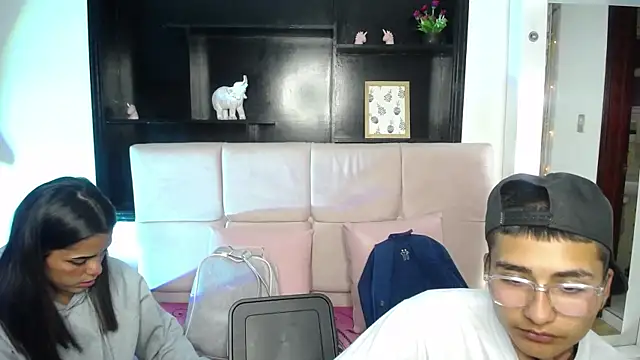 Snapshot of Tony_1_ chatting on April 12, 3:22 am Tony 1 online show from April 12, 3:22 am