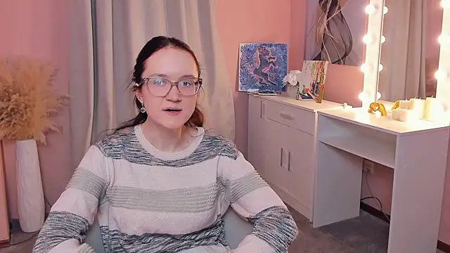 ErmaCurlis online show from April 11, 10:41 am