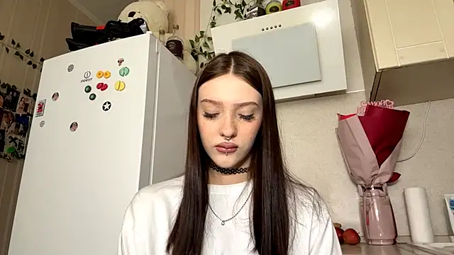 Snapshot of Miamooney chatting on April 14, 6:08 am Miamooney online show from April 14, 6:08 am