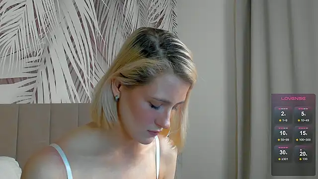 Lizzyvega online show from May 8, 1:55 am