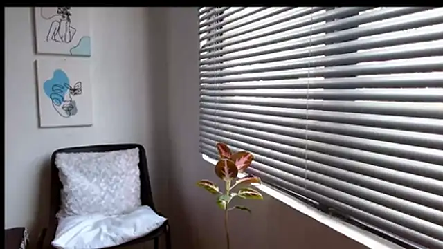 alisonnturbay online show from June 26, 1:37 pm