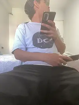 JuanF0304 online show from April 15, 3:19 pm