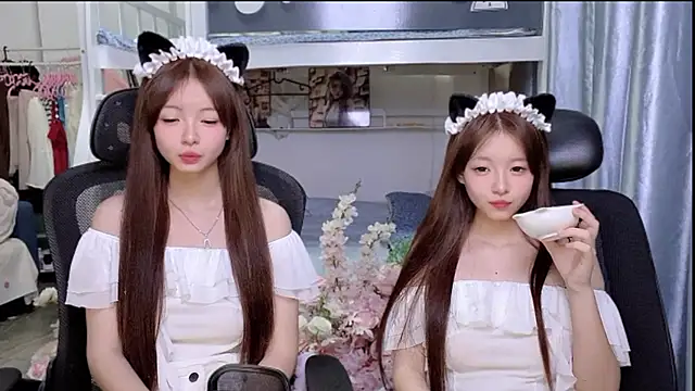xiaoqiao-daqiao online show from May 16, 7:56 pm
