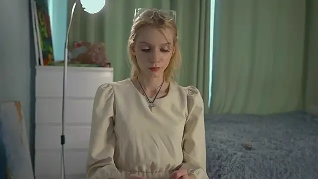 Snapshot of GildaThurgood chatting on April 15, 4:08 am GildaThurgood online show from April 15, 4:08 am