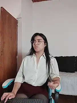 Iam eli09 online show from April 21, 12:01 am