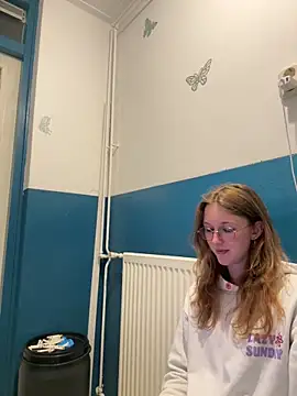 SweetNatalie699 online show from April 9, 7:19 pm