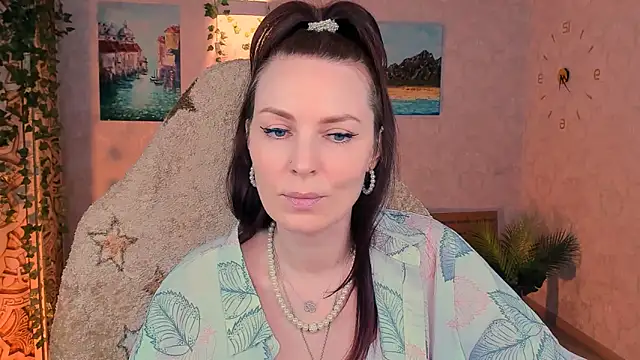 LanaRadiance online show from April 27, 2:37 pm