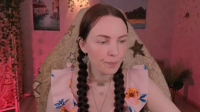 LanaRadiance online show from May 8, 8:19 am