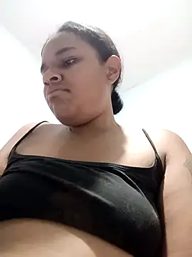 Snapshot of sexybronwlatin chatting on April 11, 10:41 am sexybronwlatin online show from April 11, 10:41 am