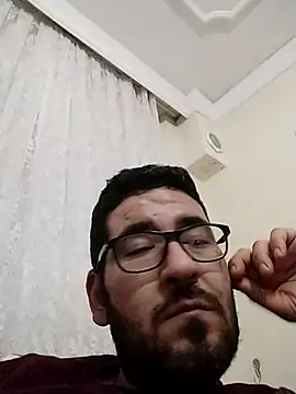 Snapshot of mirr035 chatting on April 9, 6:57 pm mirr035 online show from April 9, 6:57 pm