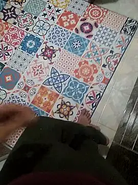 Snapshot of mirr035 chatting on April 12, 9:42 pm mirr035 online show from April 12, 9:42 pm