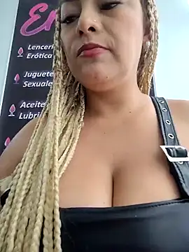 Snapshot of LUISA__07 chatting on April 15, 2:35 pm LUISA 07 online show from April 15, 2:35 pm